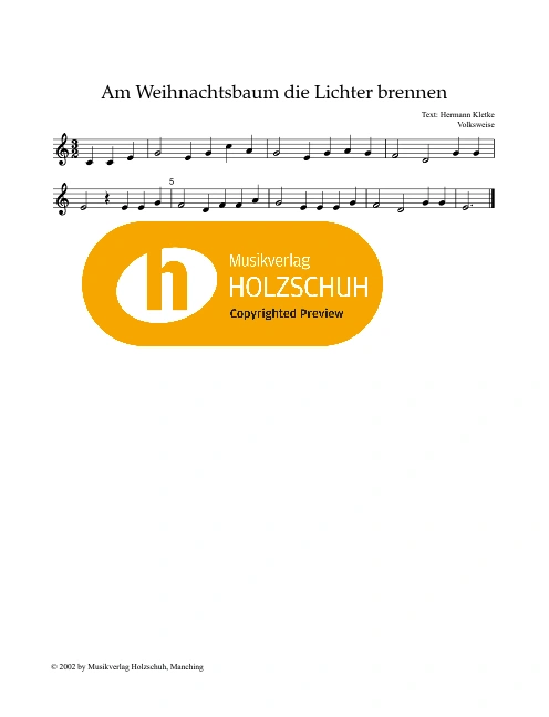 Am Weihnachtsbaum die Lichter brennen